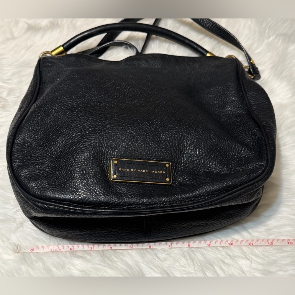 Marc Jacobs Hobo Black Pebbled Leather Bag with Gold Hardware - Picture 10 of 13